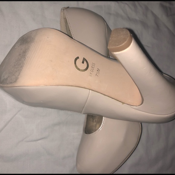 Nude GUESS heels - Picture 3 of 3